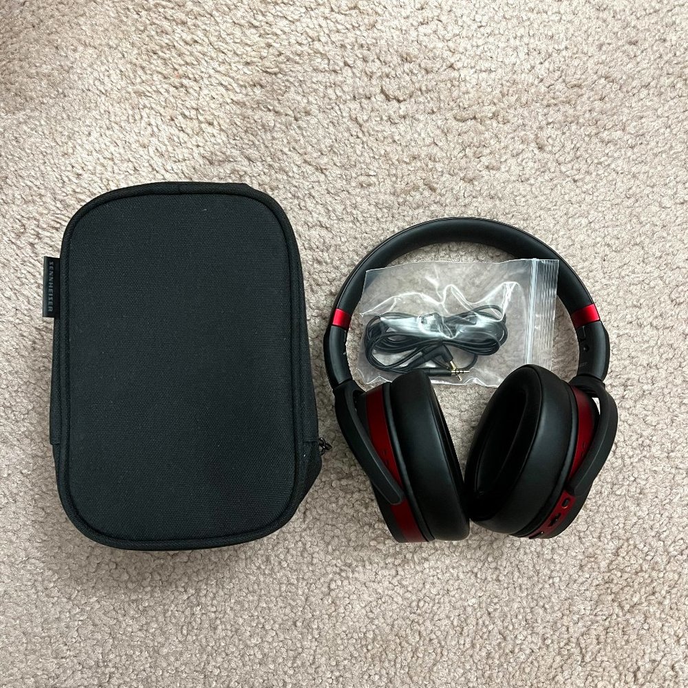 Sennheiser HD 458BT Wireless Noise Cancelling Headphones - Black/Red